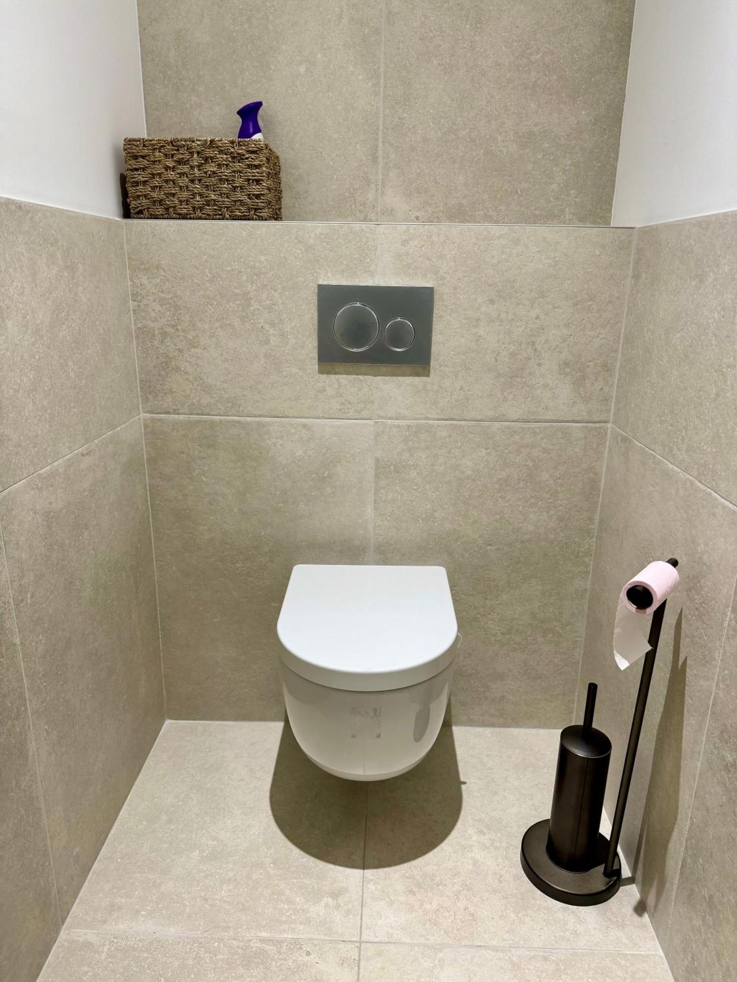 Chambre Privee Climatisee Avec Salle De Bains Partagee-Le Sapin Genay (Rhone) Exterior photo