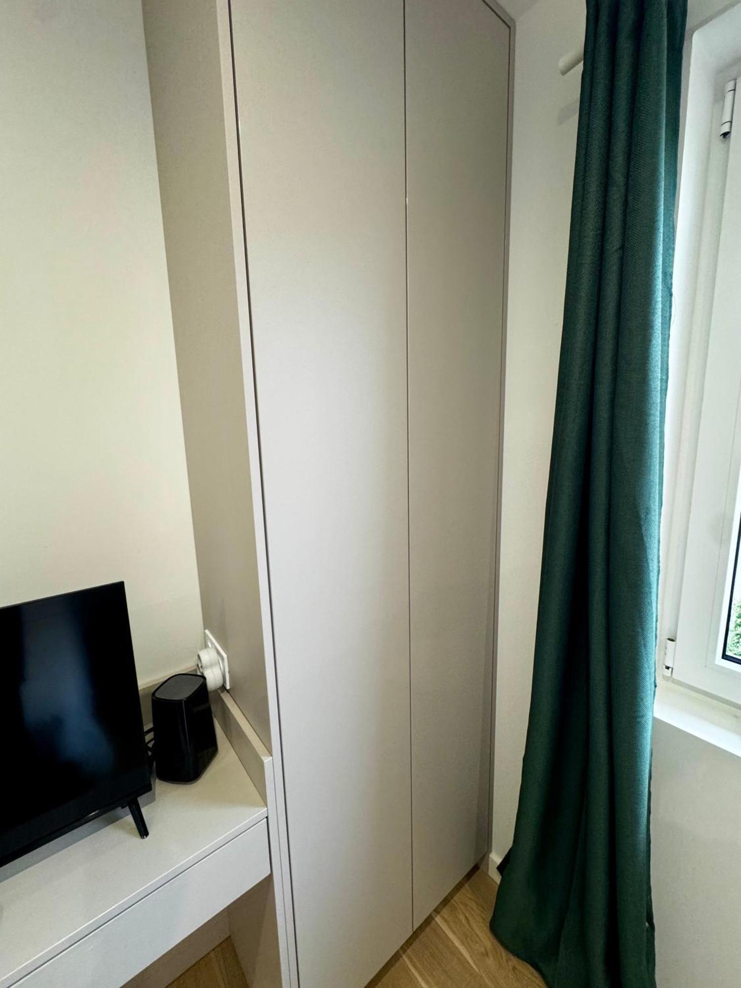 Chambre Privee Climatisee Avec Salle De Bains Partagee-Le Sapin Genay (Rhone) Exterior photo
