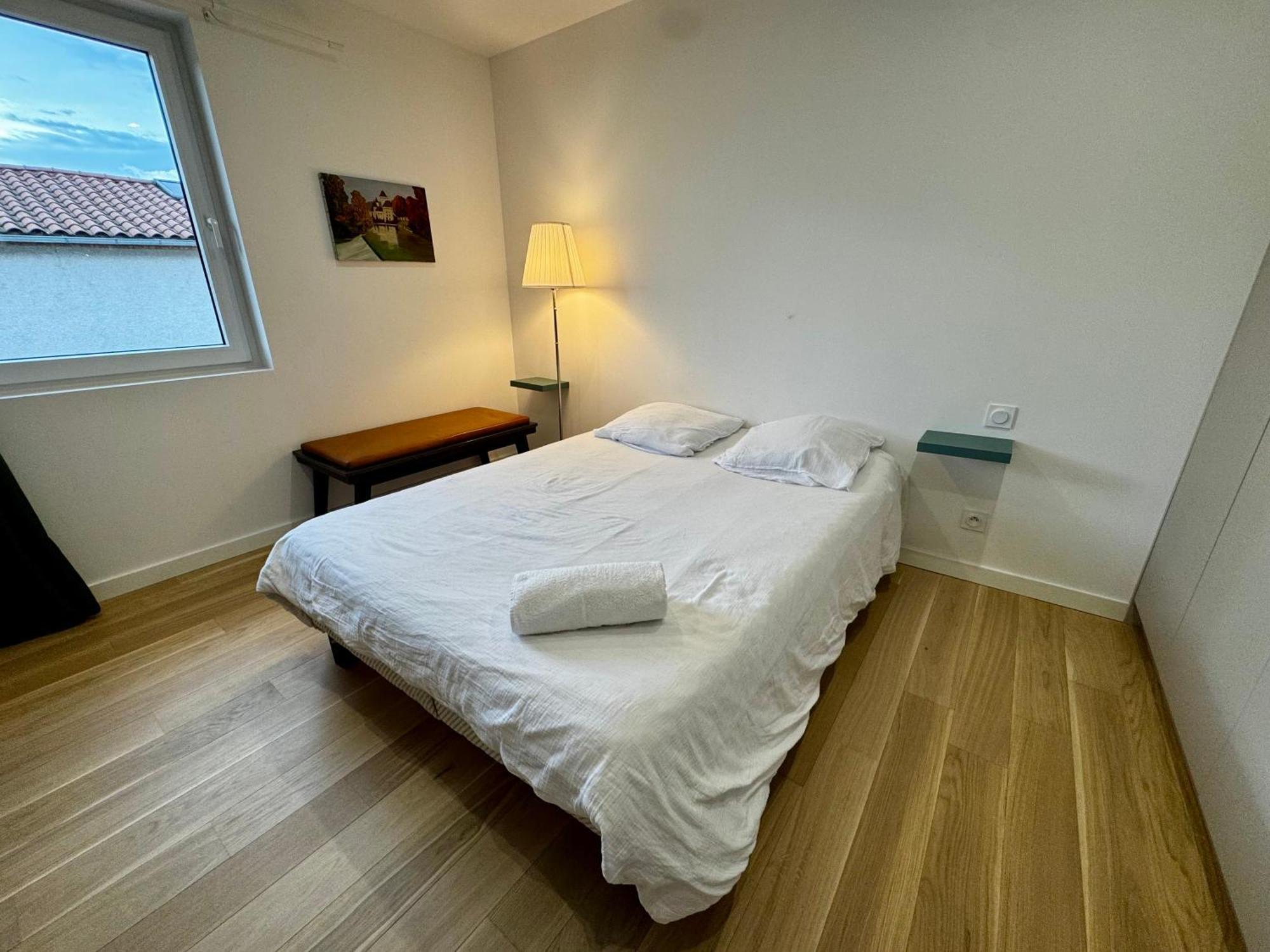 Chambre Privee Climatisee Avec Salle De Bains Partagee-Le Sapin Genay (Rhone) Exterior photo